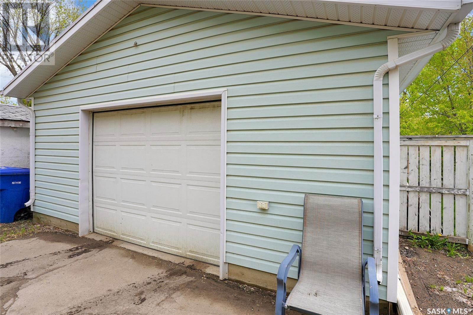 882 CONNAUGHT AVENUE Image 45