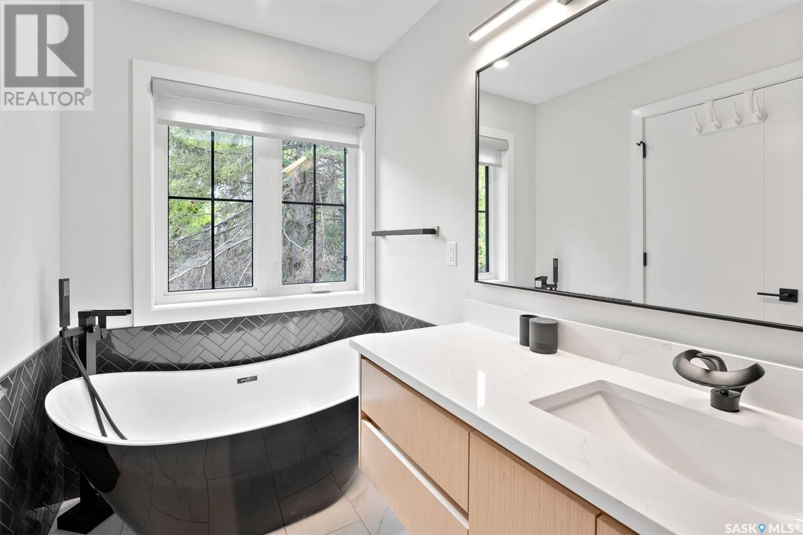625 6TH STREET Image 19