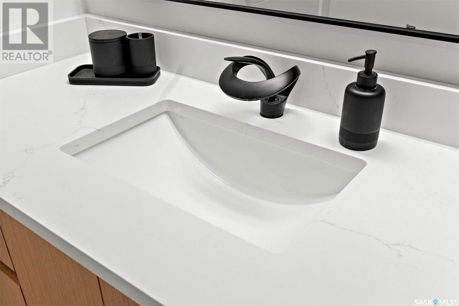 625 6TH STREET Image 20
