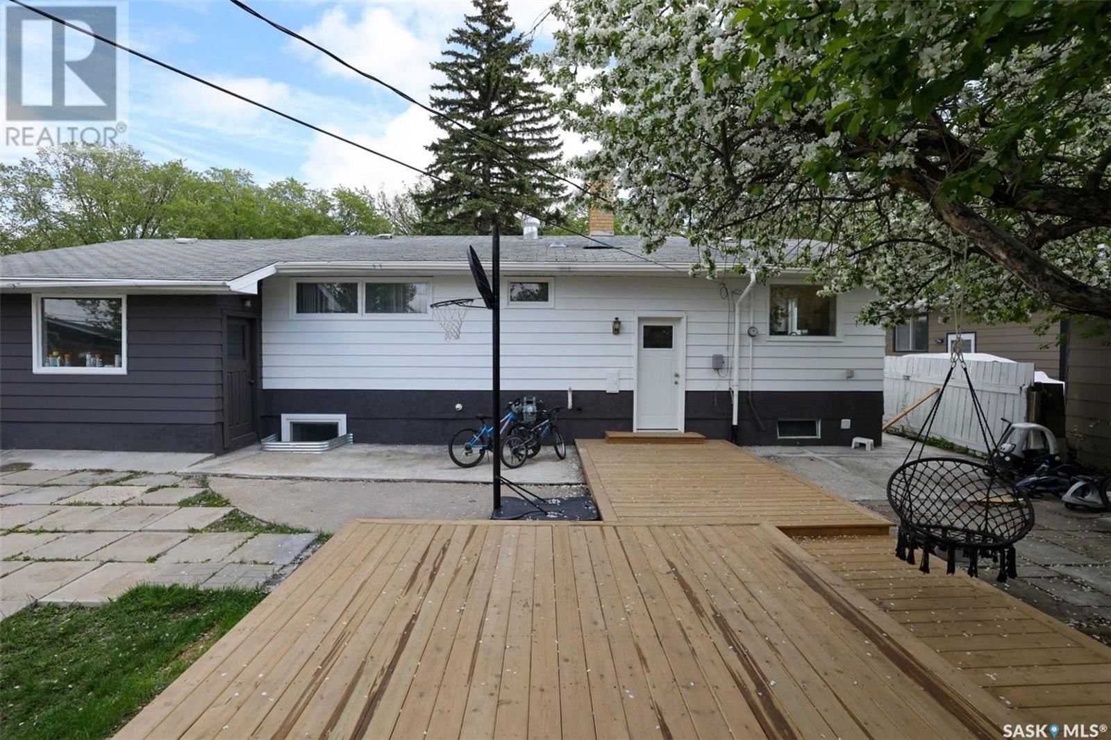 84 BELL STREET Image 36