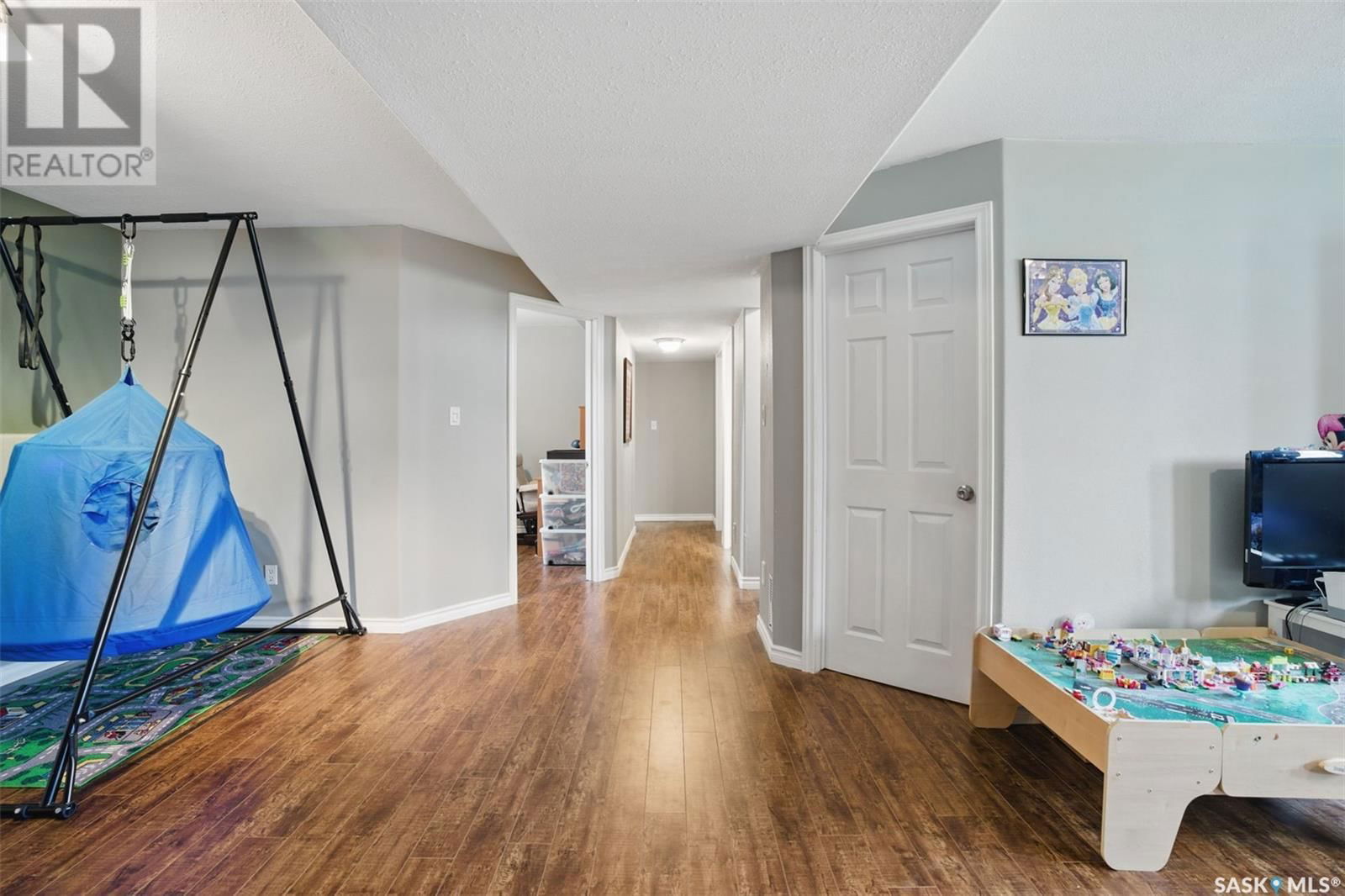 410 CRYSTAL CRESCENT Image 25