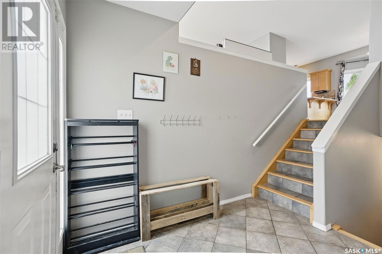 410 CRYSTAL CRESCENT Image 3