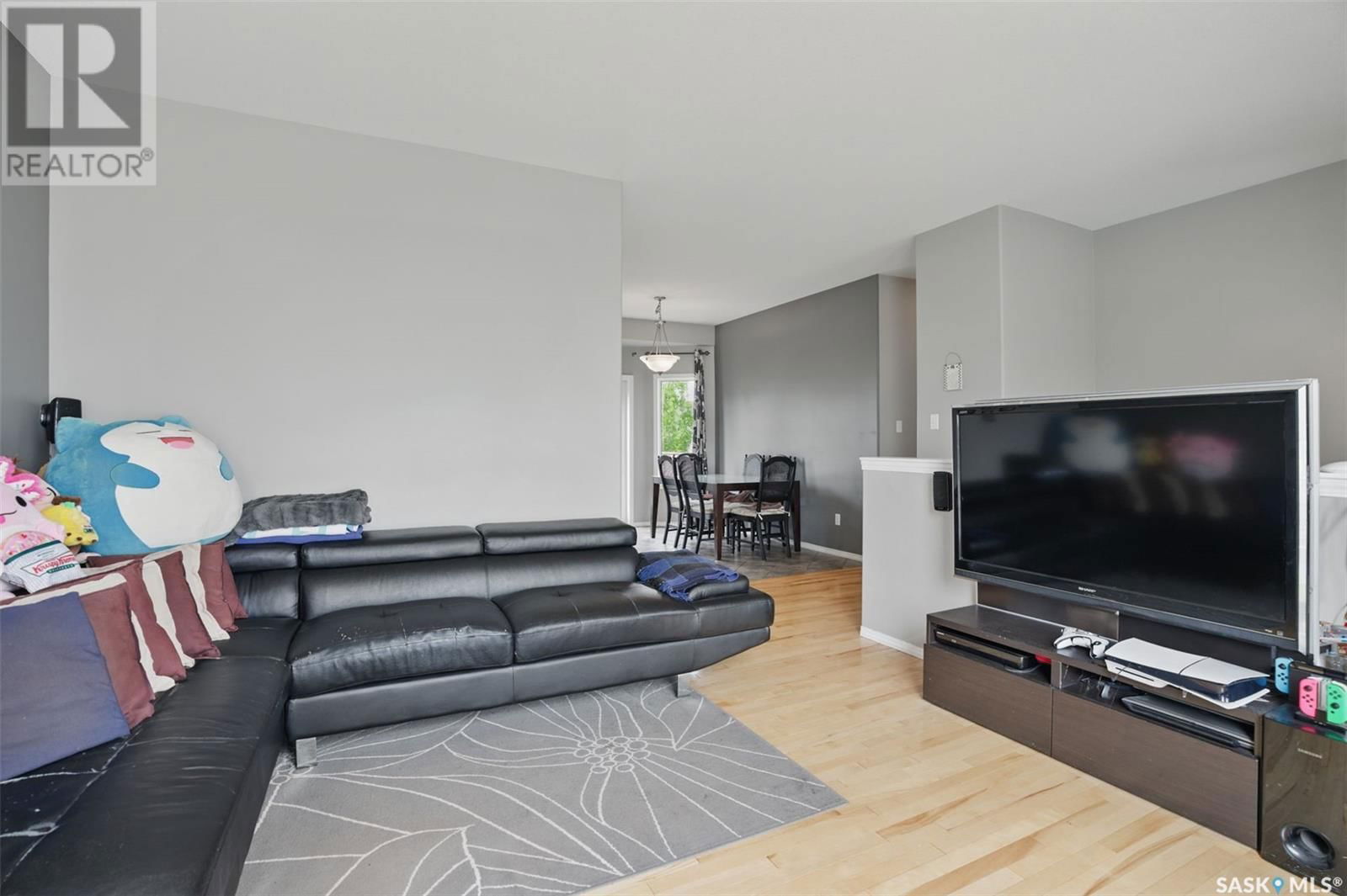 410 CRYSTAL CRESCENT Image 7