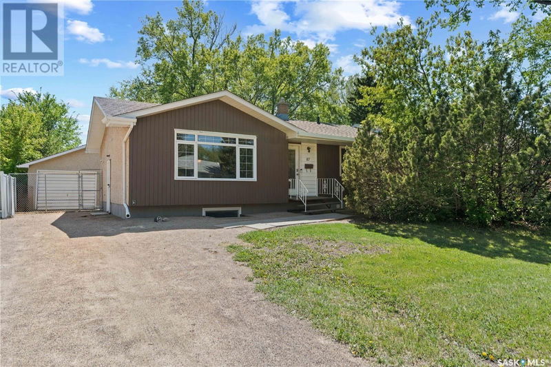 87 Elmview Road Regina, Saskatchewan