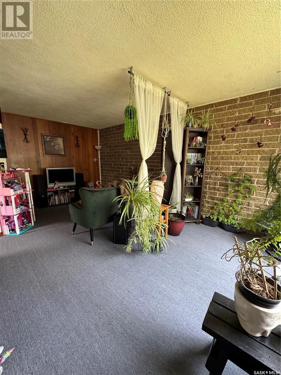 2102-2104 ROTHWELL STREET Image 25