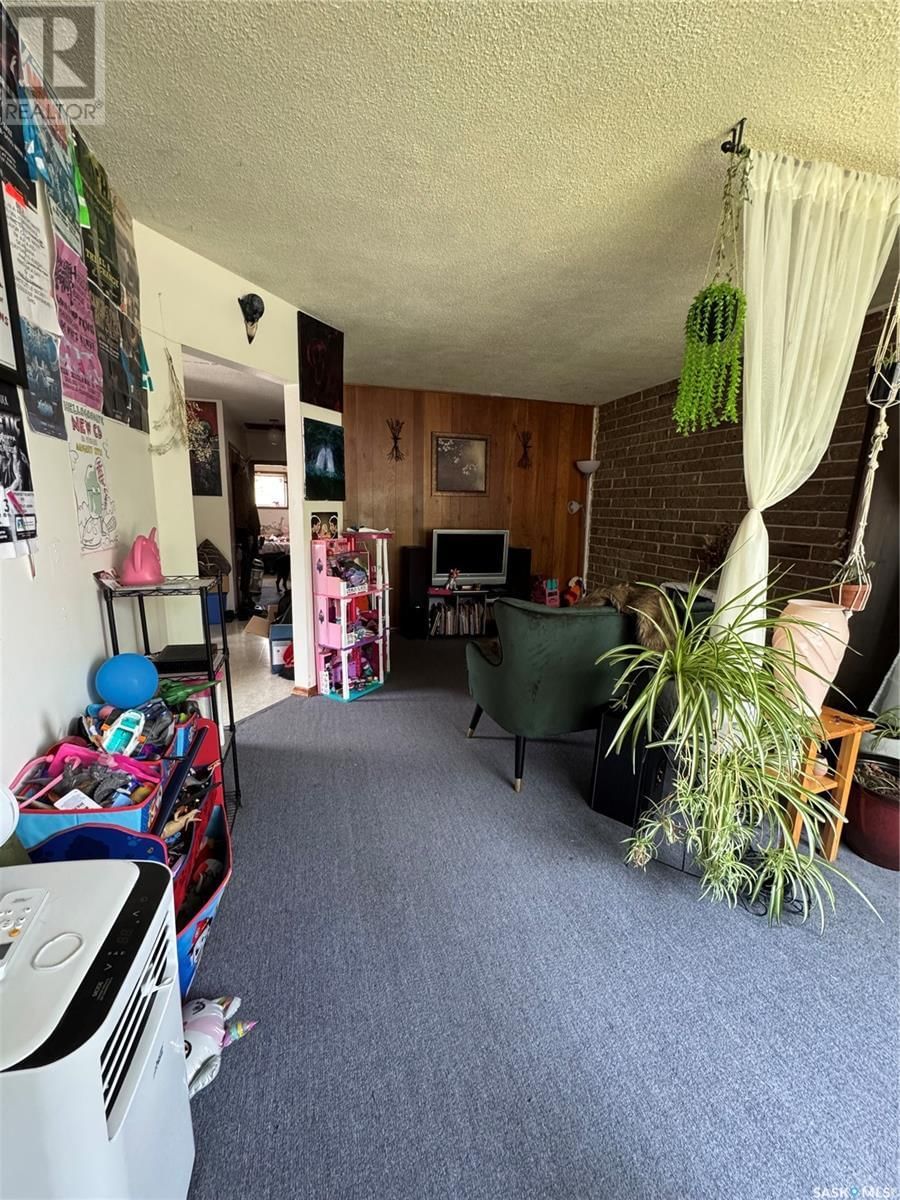 2102-2104 ROTHWELL STREET Image 27