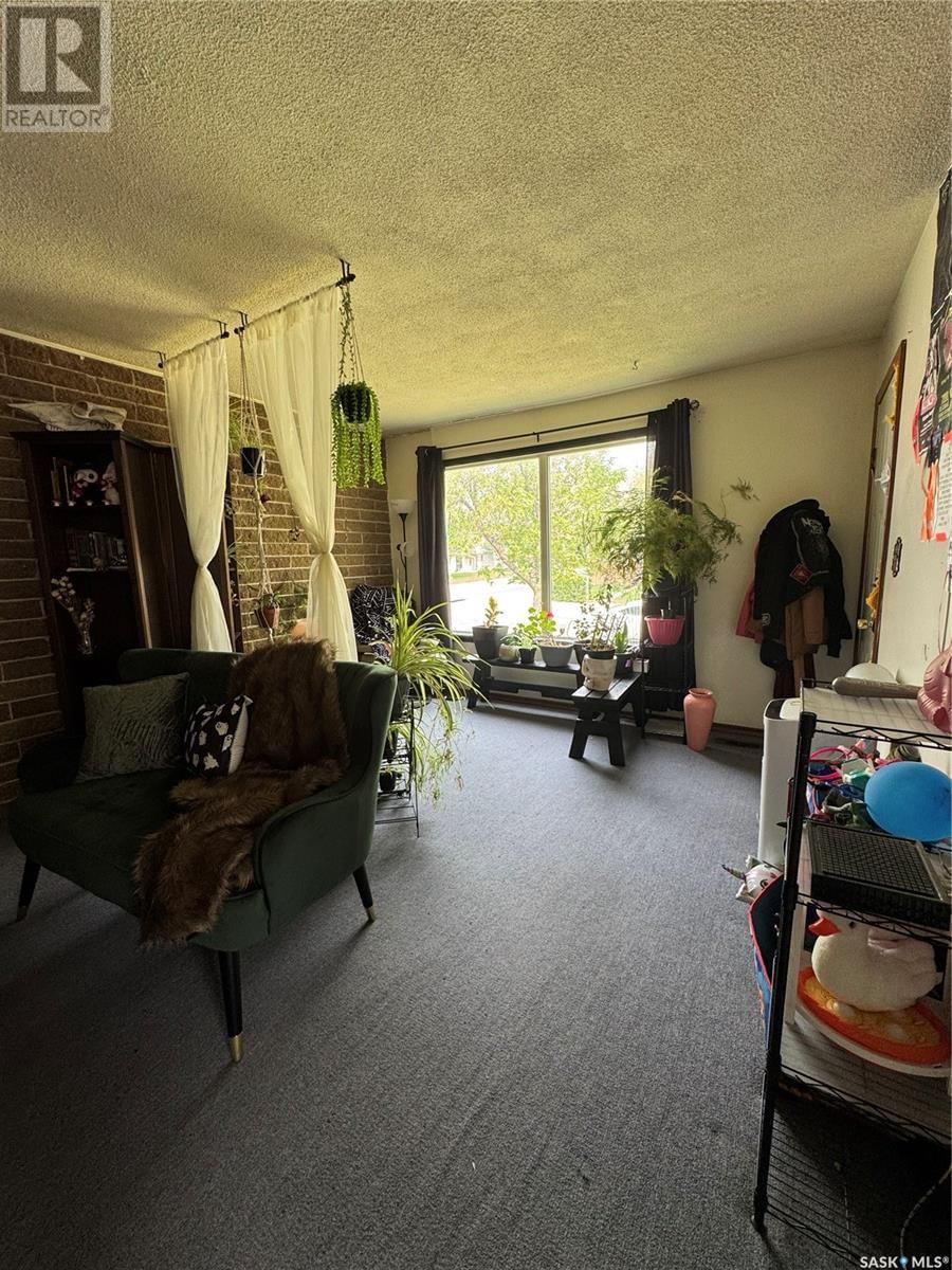 2102-2104 ROTHWELL STREET Image 28