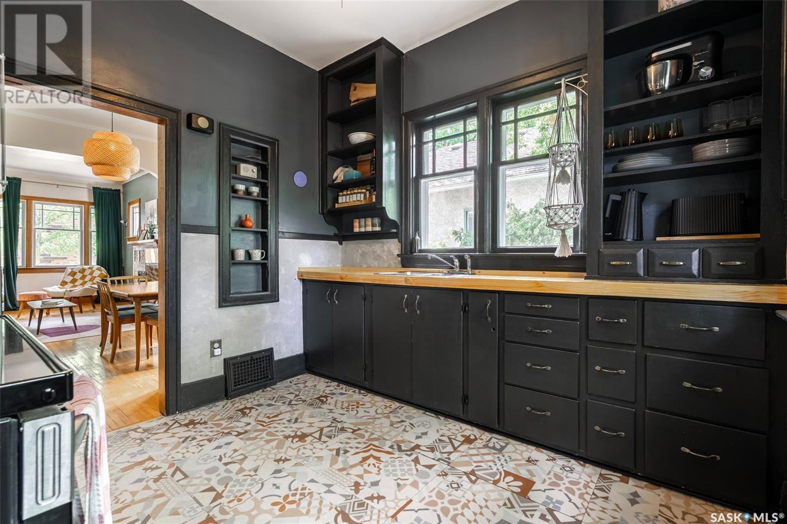 905 6TH AVENUE Image 14