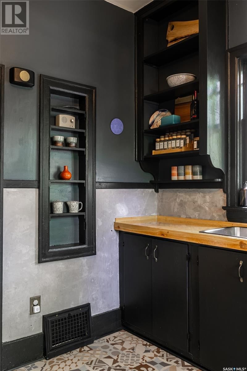 905 6TH AVENUE Image 18