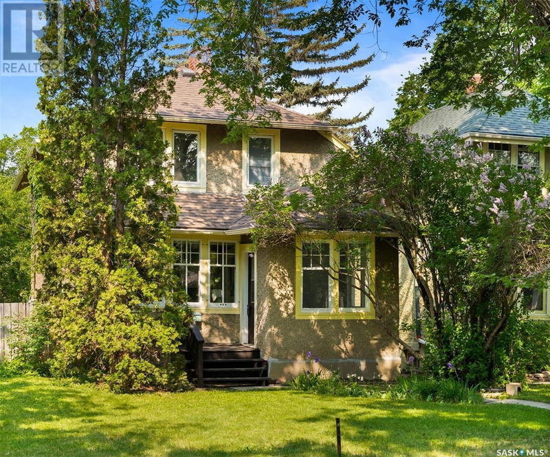 2272 Montague Street Regina, Saskatchewan