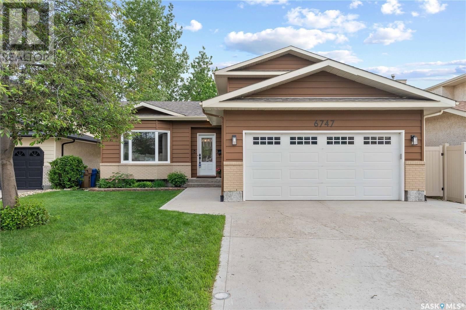 6747 MAPLECREST PLACE Image 1