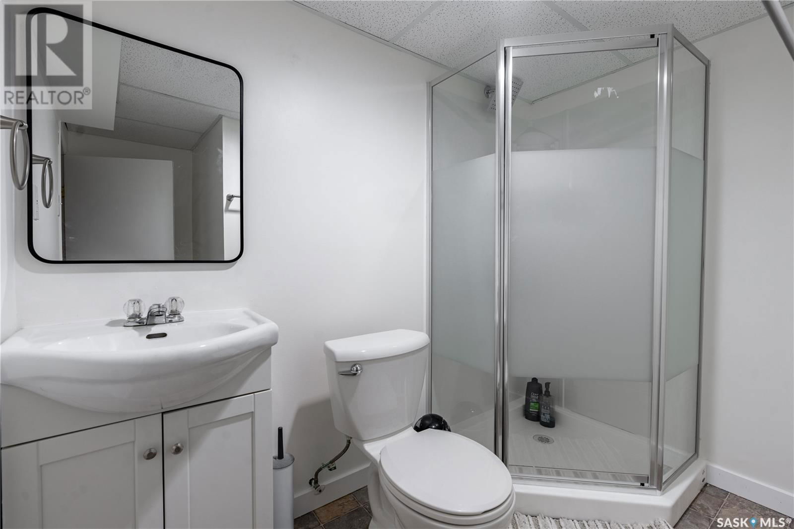 6747 MAPLECREST PLACE Image 32