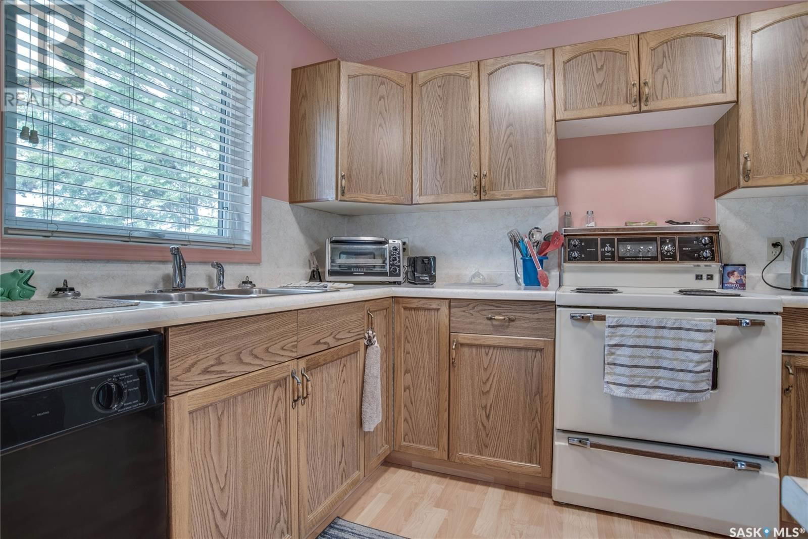 306 HASLAM CRESCENT Image 14