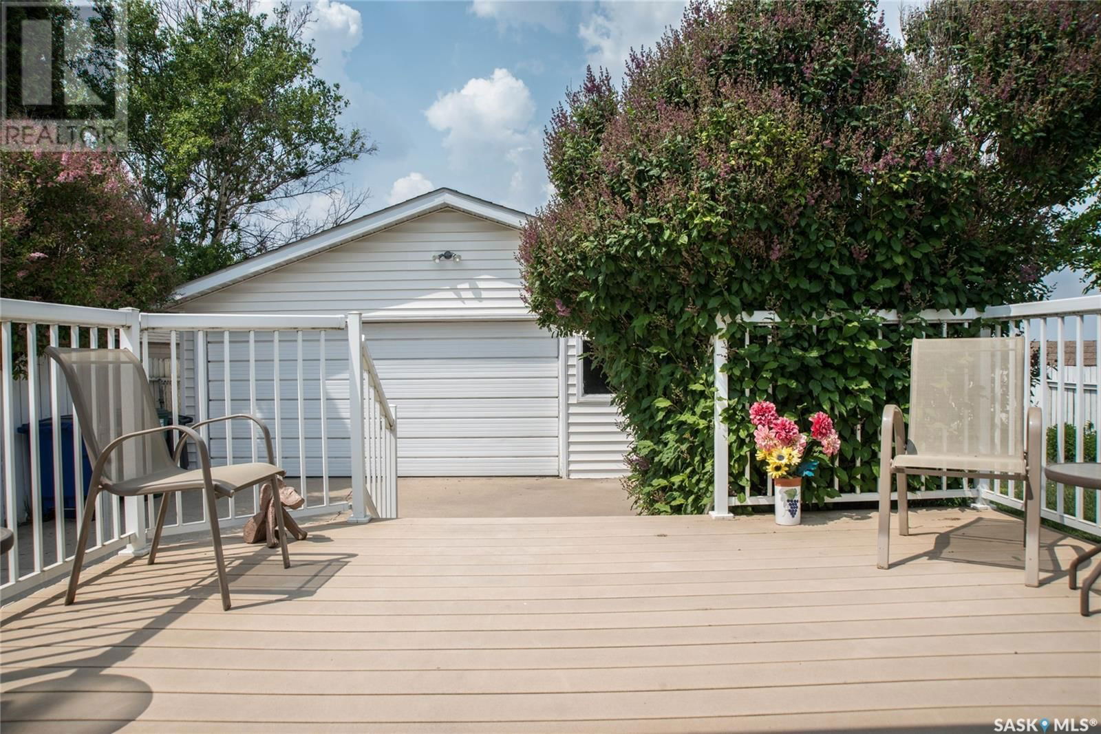 306 HASLAM CRESCENT Image 37