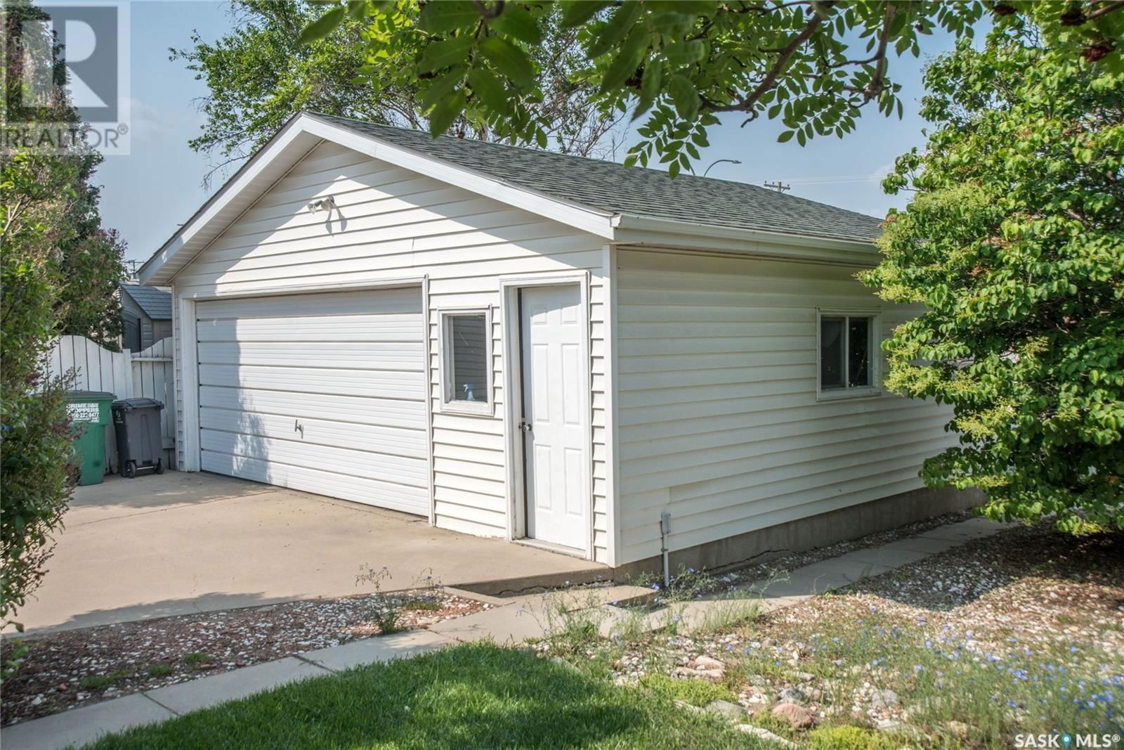 306 HASLAM CRESCENT Image 39
