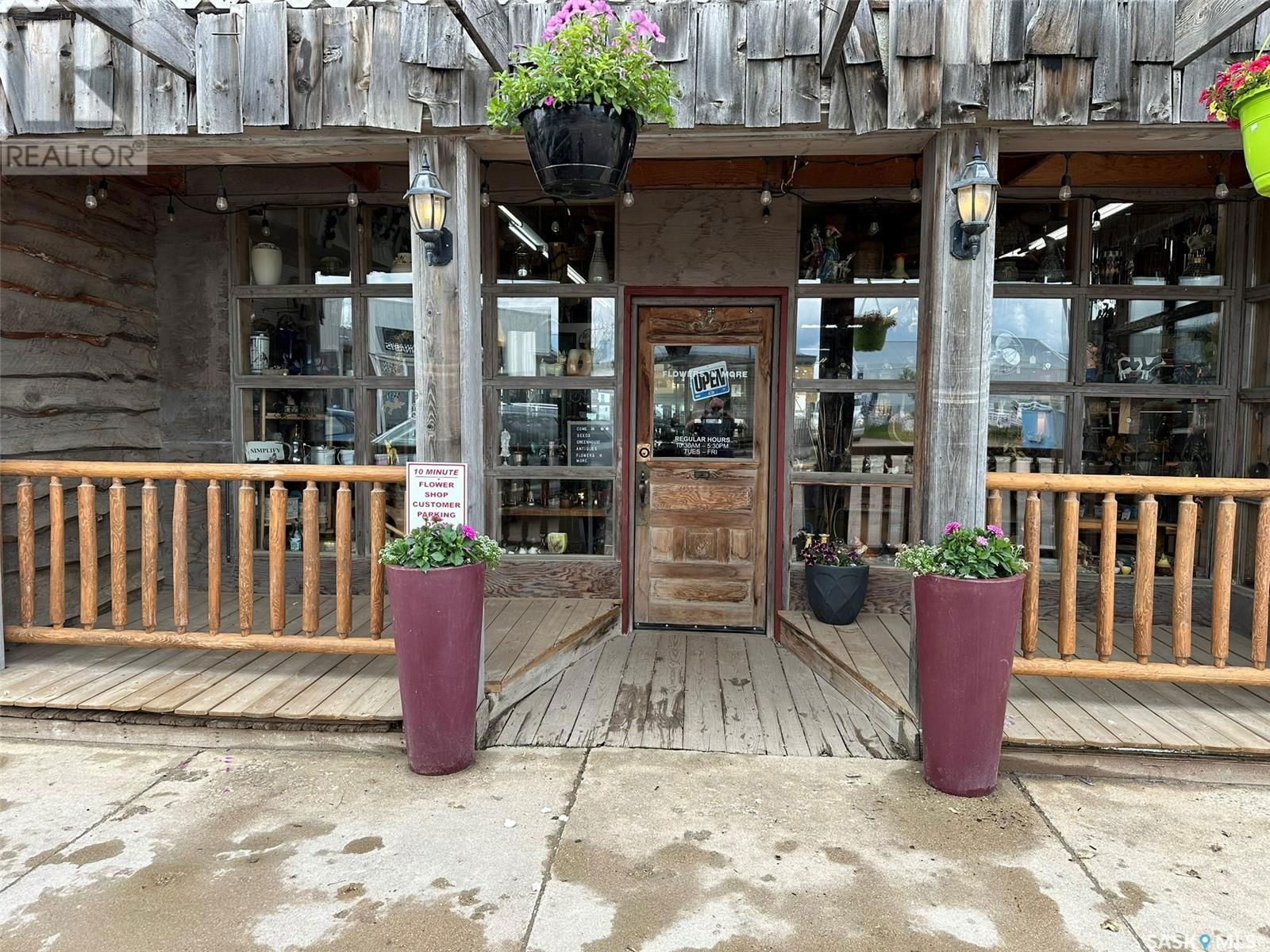 100 MAIN STREET Image 2