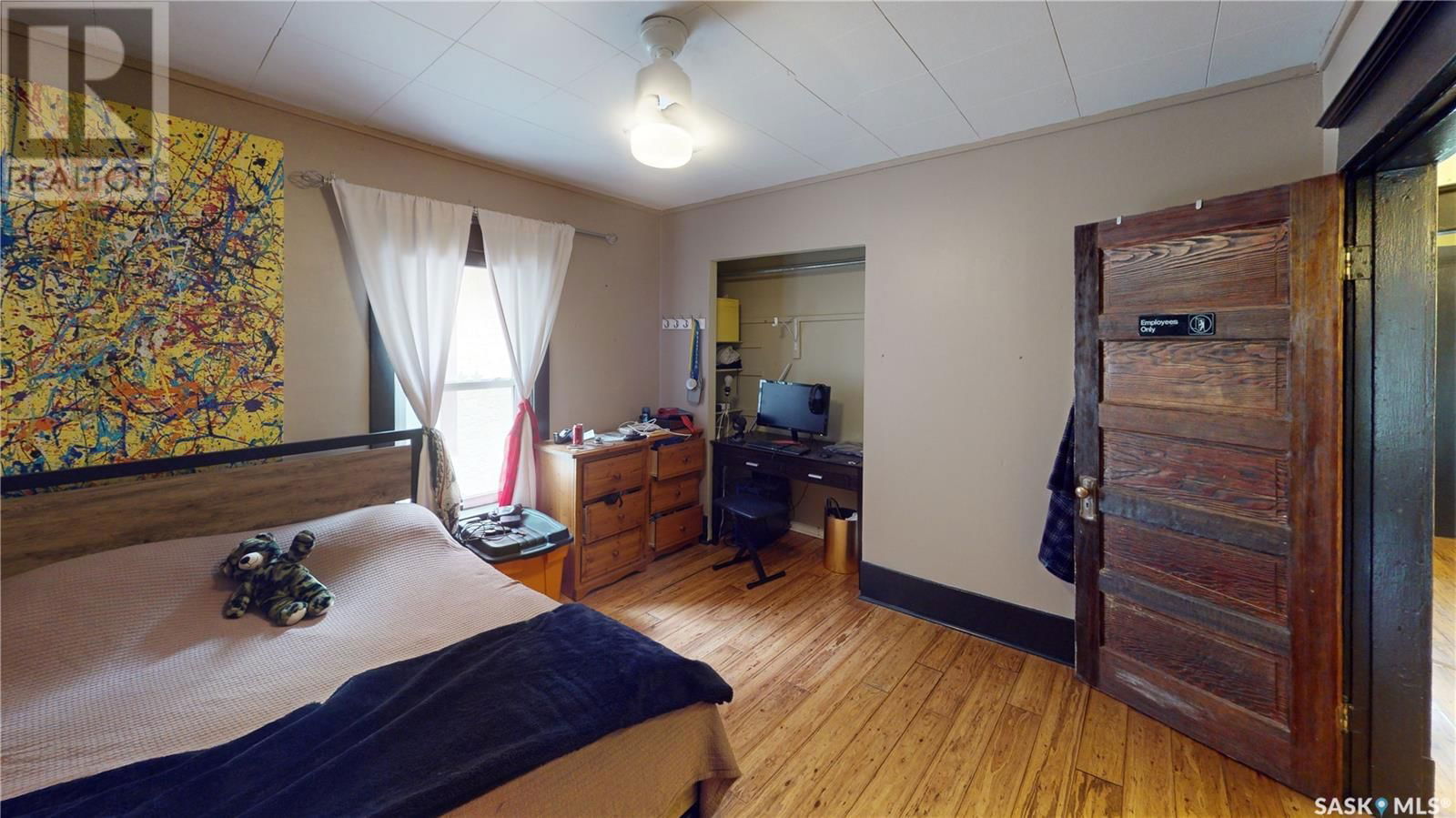 2161 CAMERON STREET Image 10