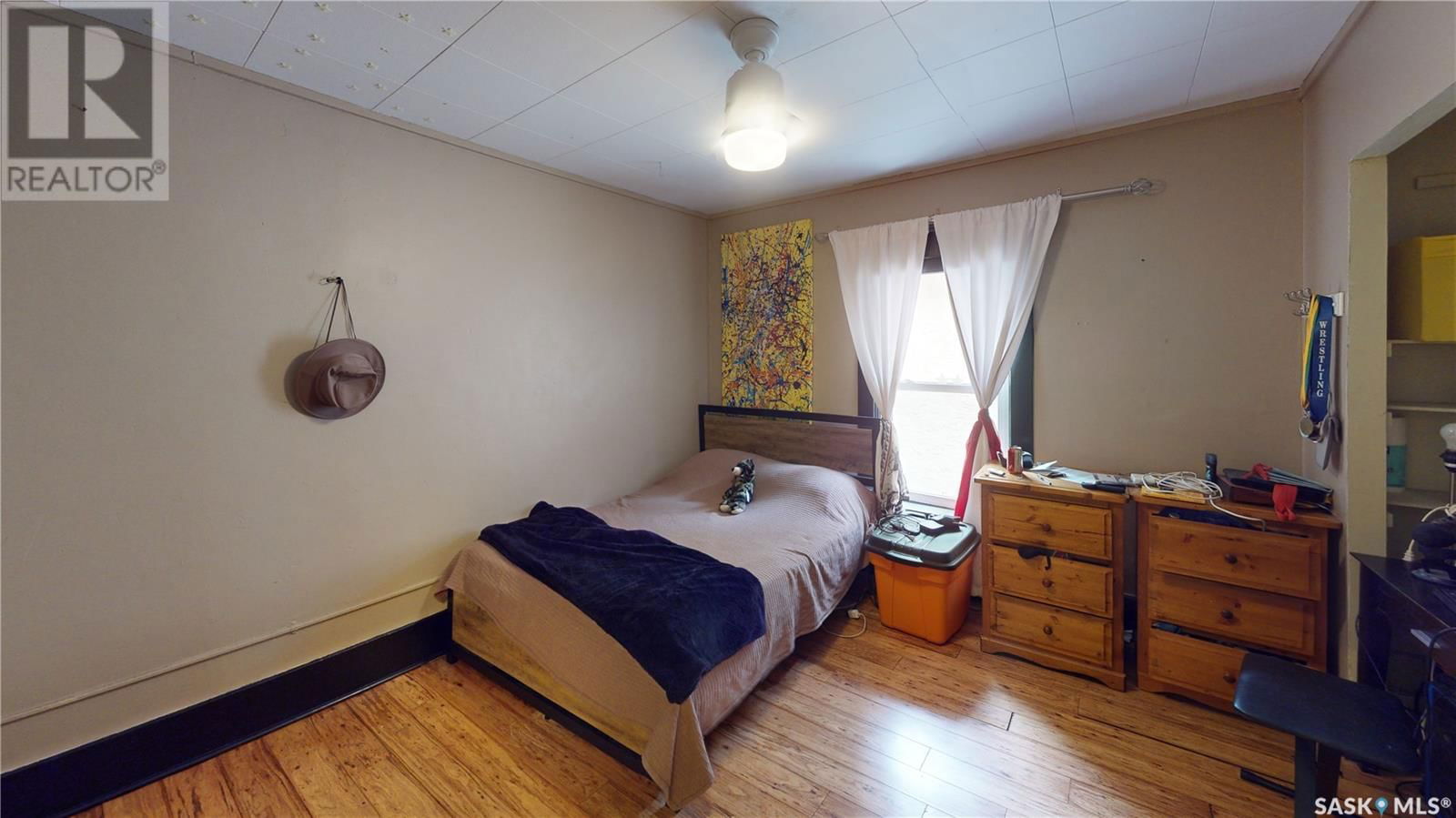 2161 CAMERON STREET Image 11