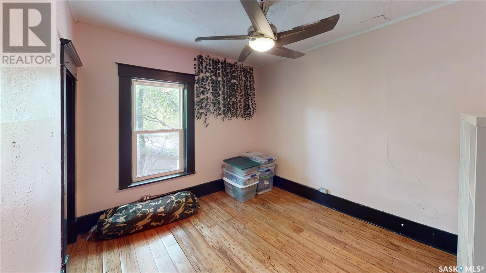 2161 CAMERON STREET Image 12