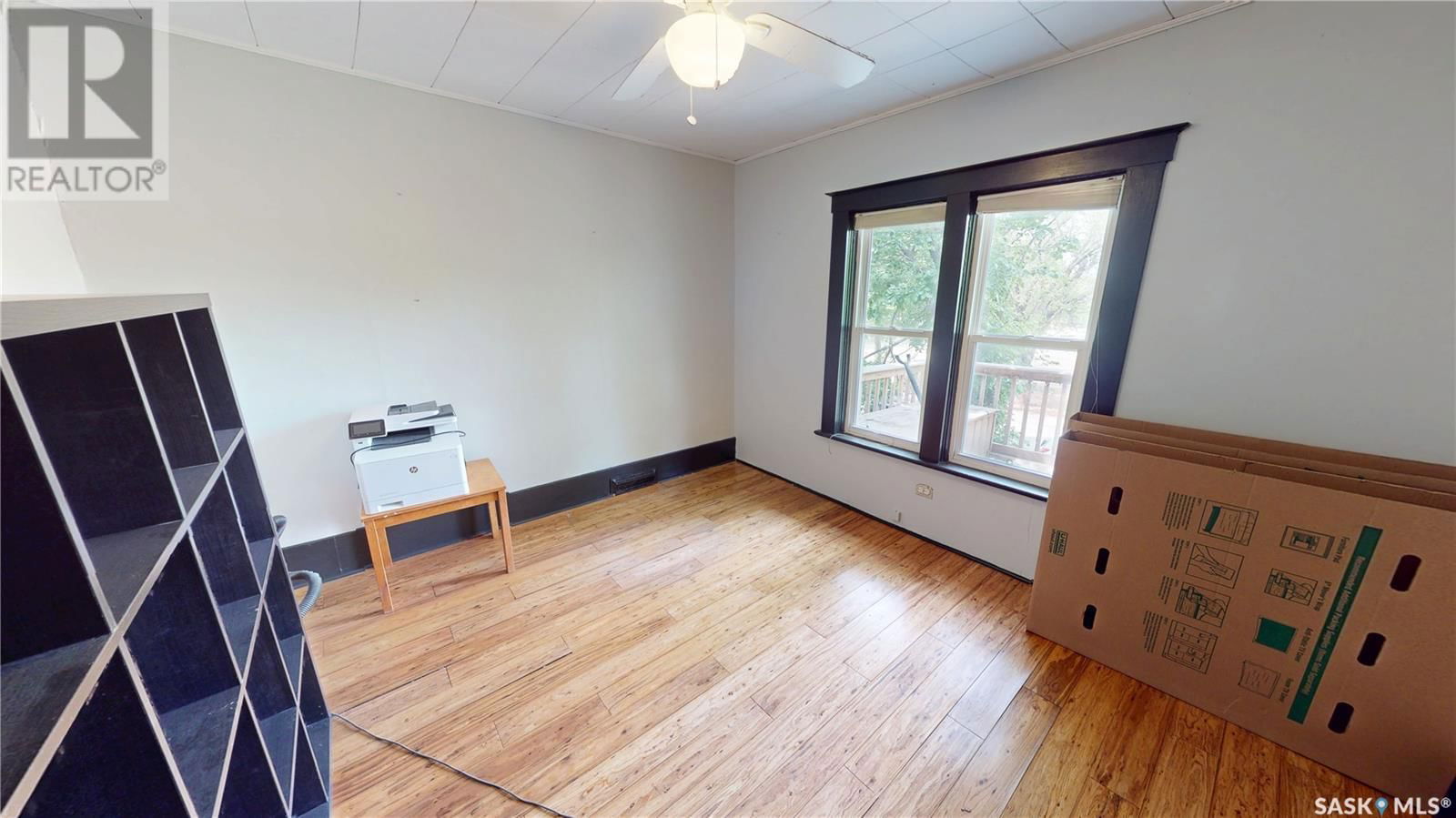 2161 CAMERON STREET Image 13