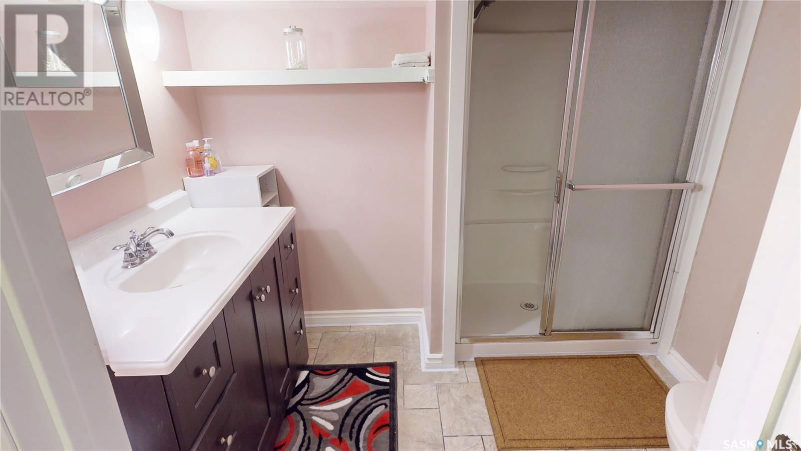 2161 CAMERON STREET Image 21
