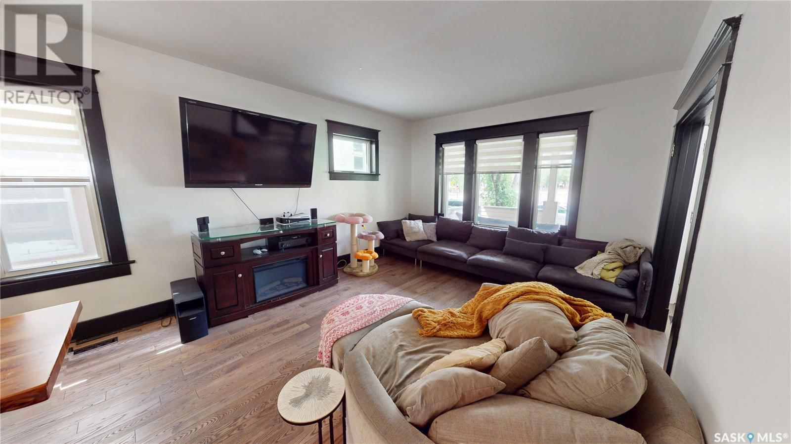 2161 CAMERON STREET Image 3