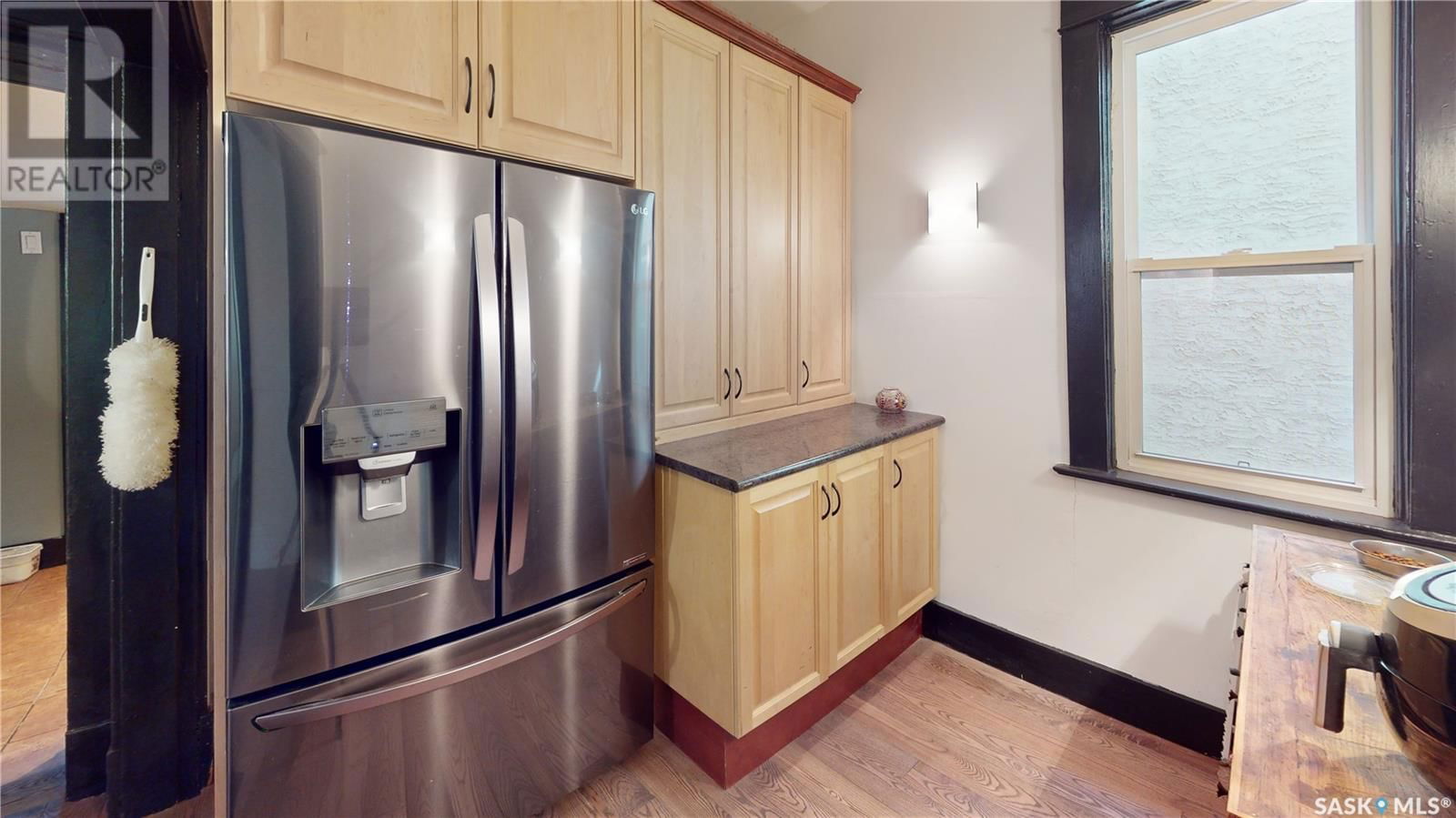 2161 CAMERON STREET Image 8