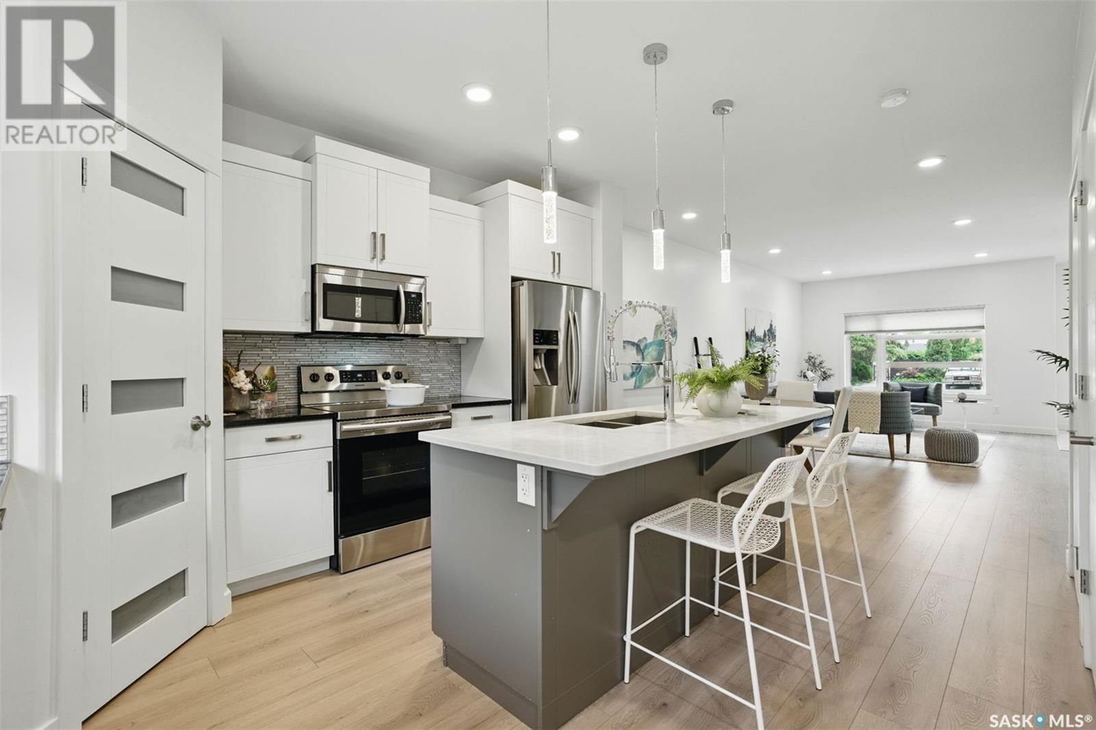 1419 ALEXANDRA AVENUE Image 14