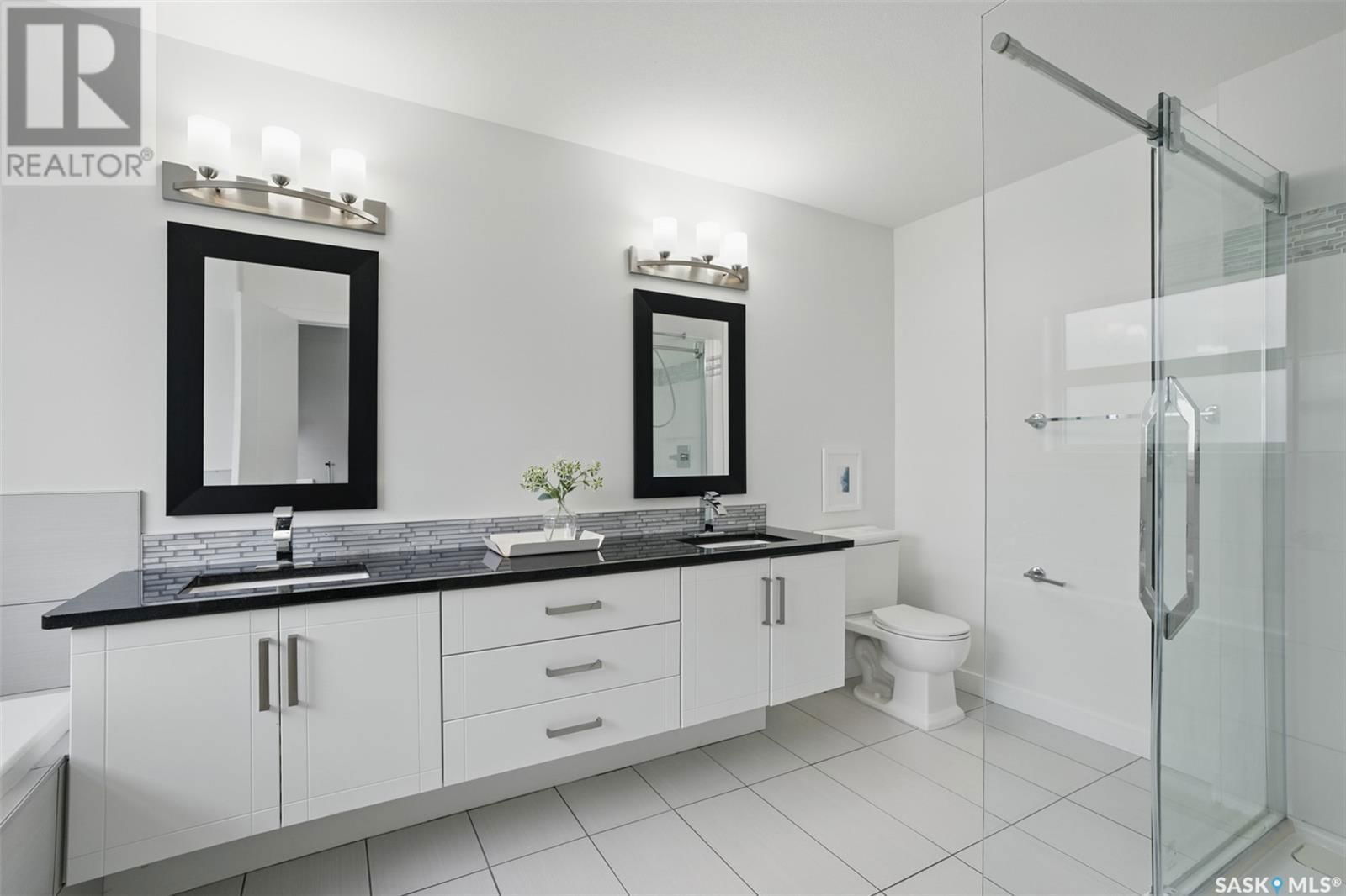 1419 ALEXANDRA AVENUE Image 21