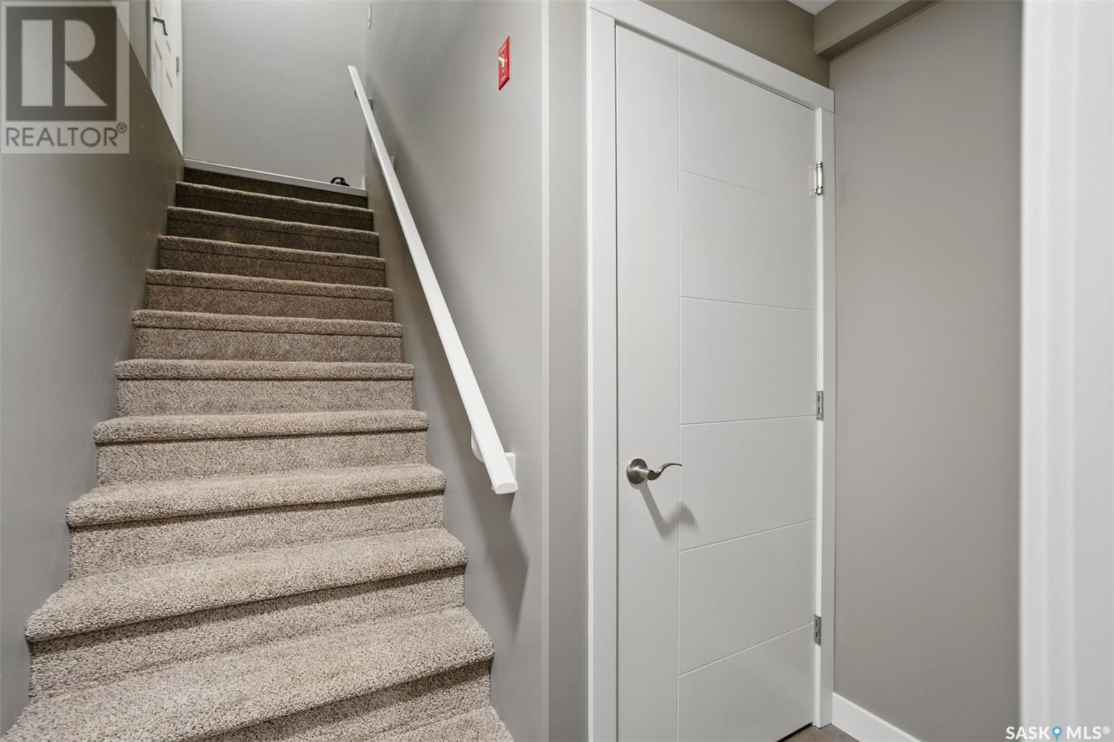 1419 ALEXANDRA AVENUE Image 30