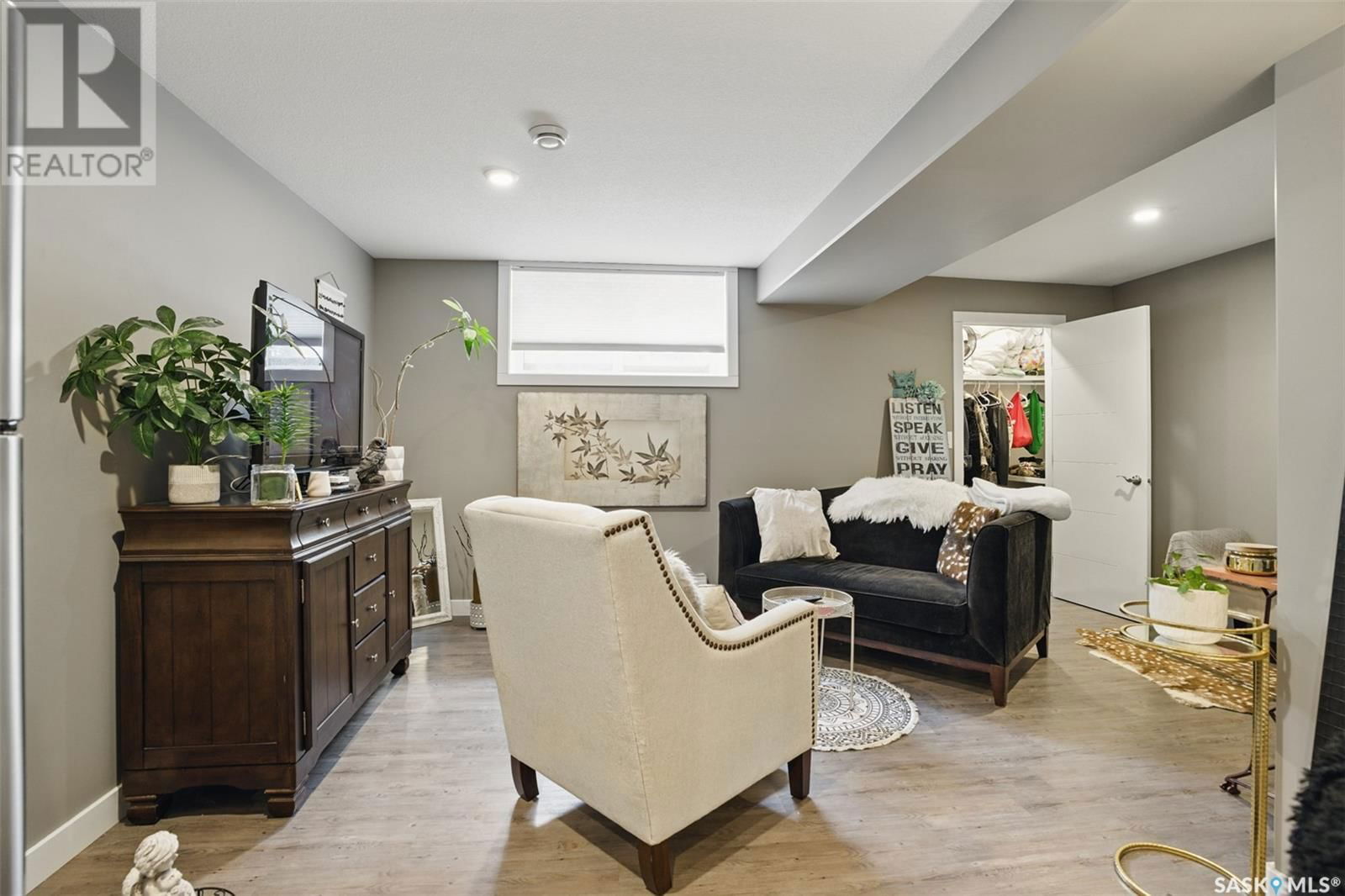 1419 ALEXANDRA AVENUE Image 31