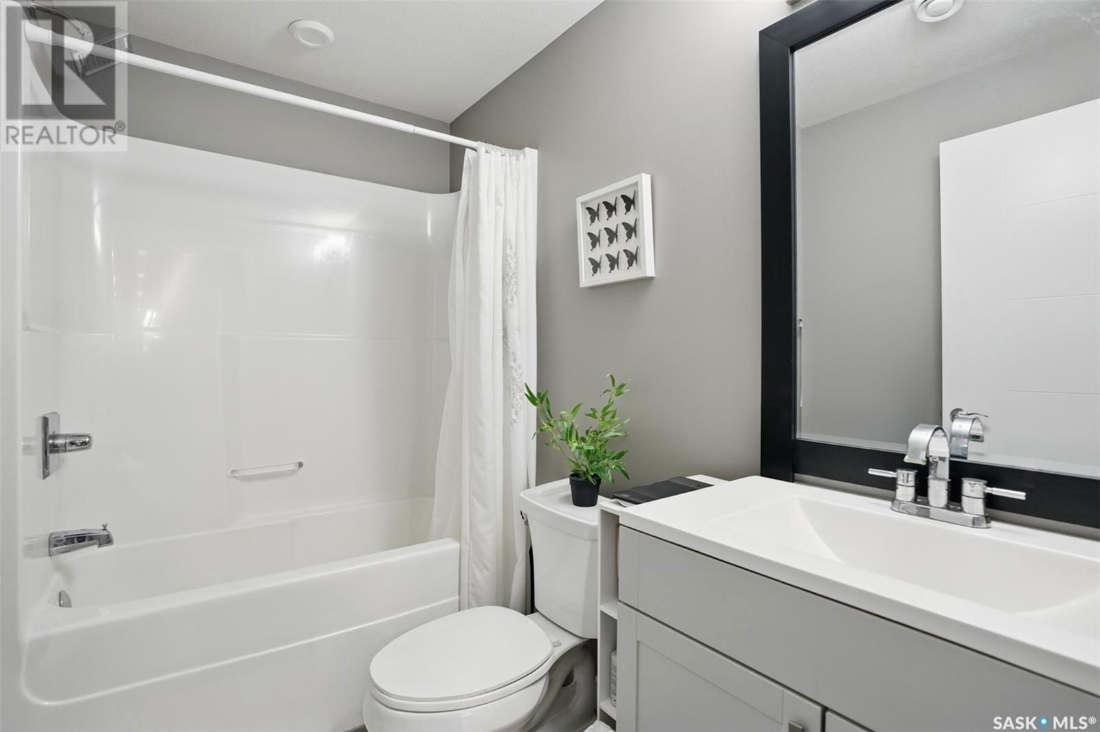 1419 ALEXANDRA AVENUE Image 39