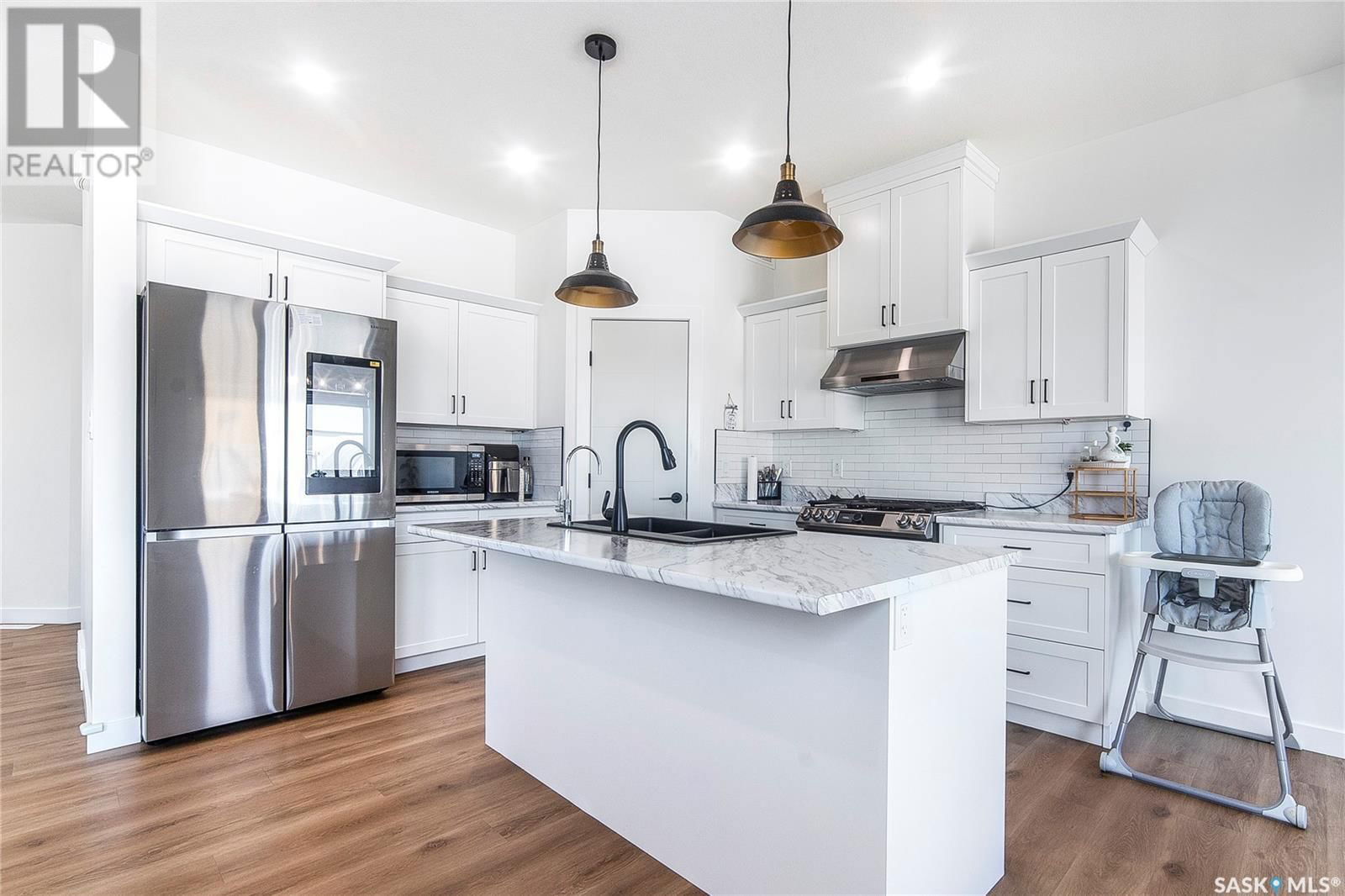 814 1ST AVENUE Image 10