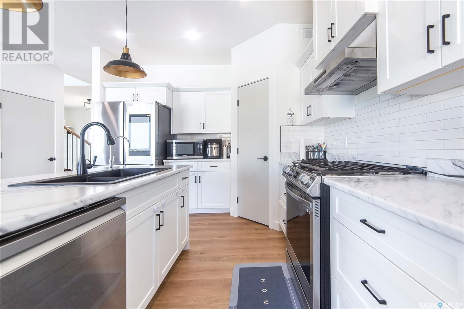 814 1ST AVENUE Image 12