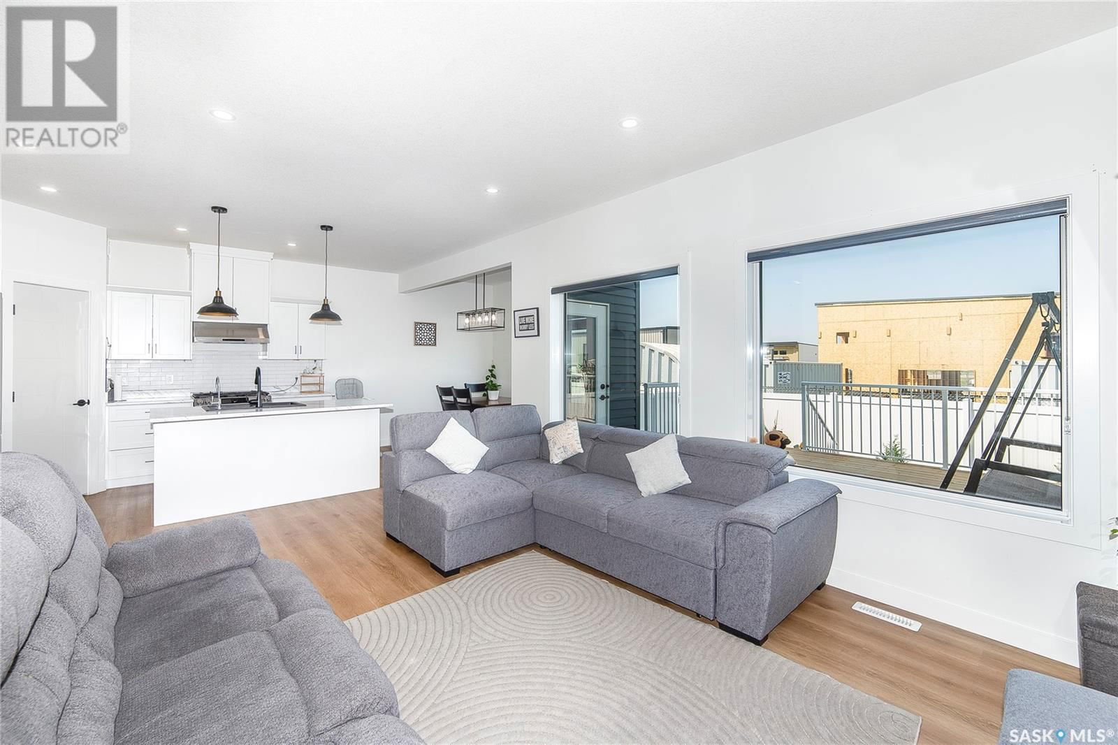 814 1ST AVENUE Image 16
