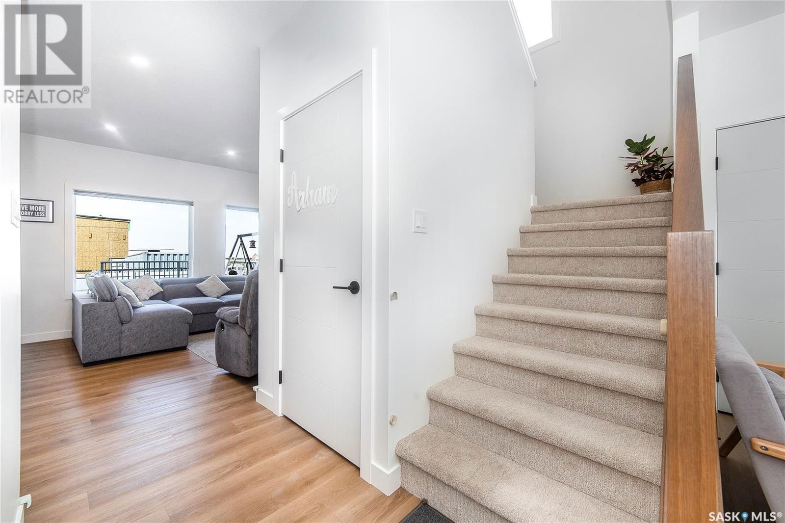 814 1ST AVENUE Image 17
