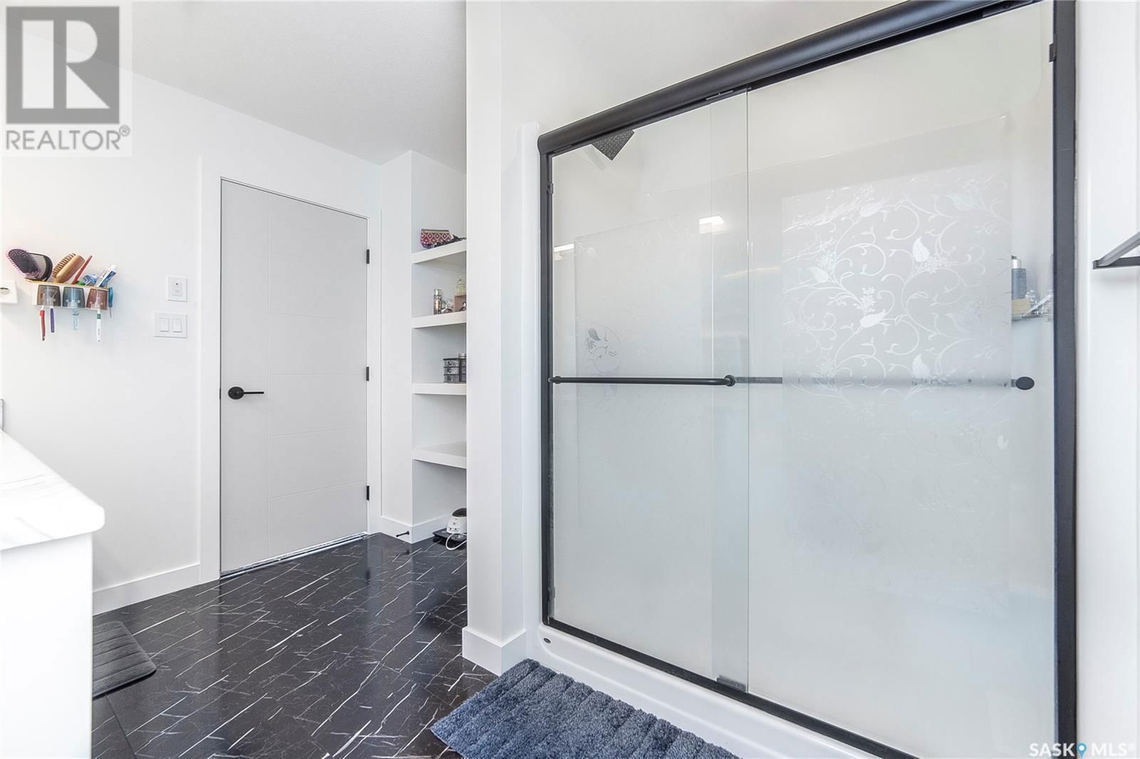 814 1ST AVENUE Image 24