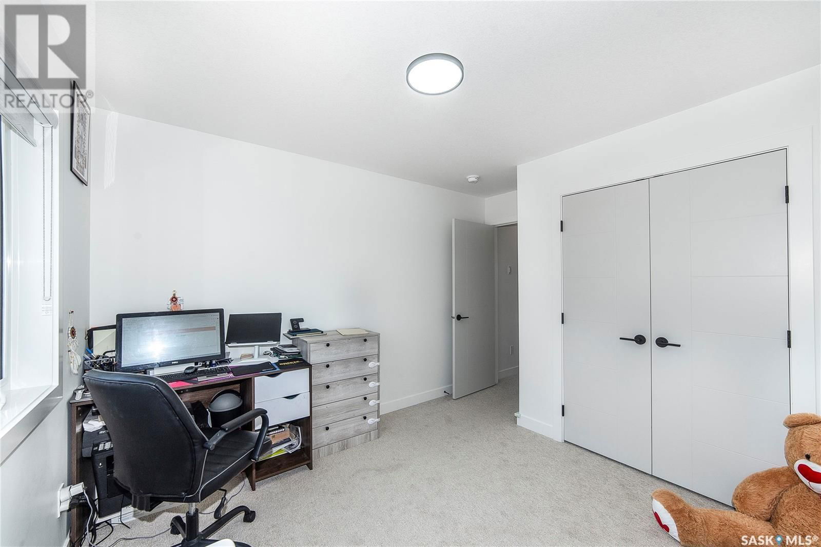 814 1ST AVENUE Image 29