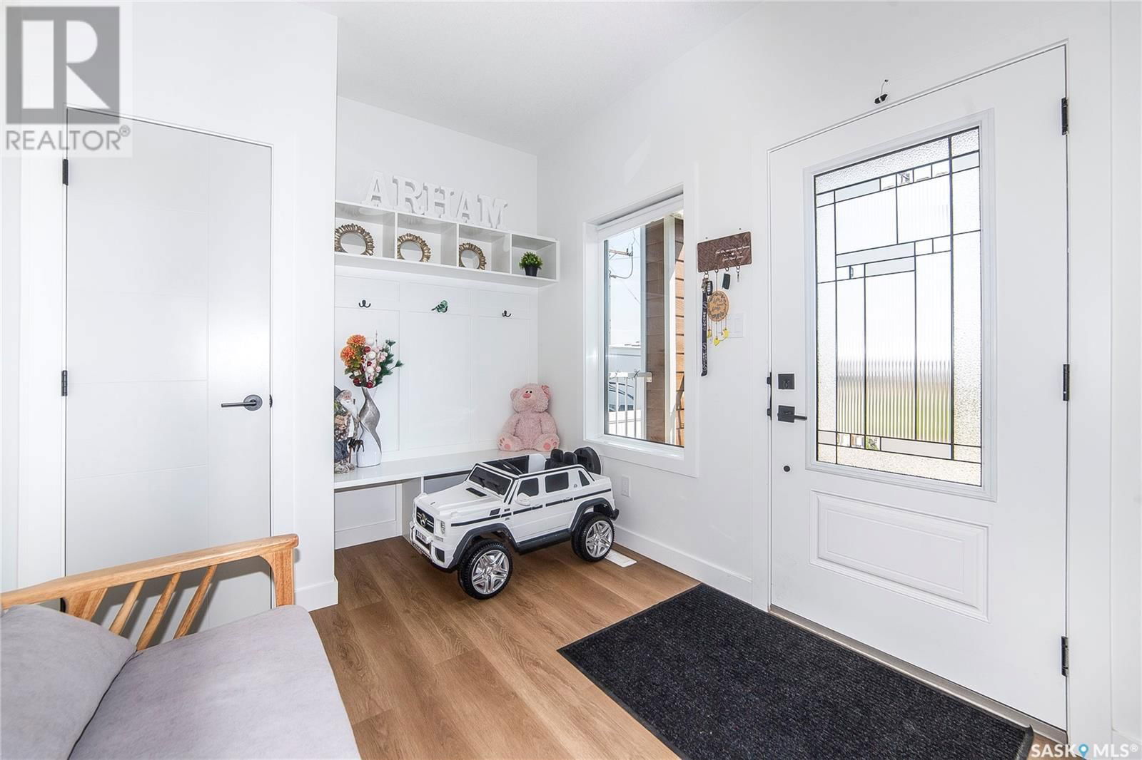 814 1ST AVENUE Image 3