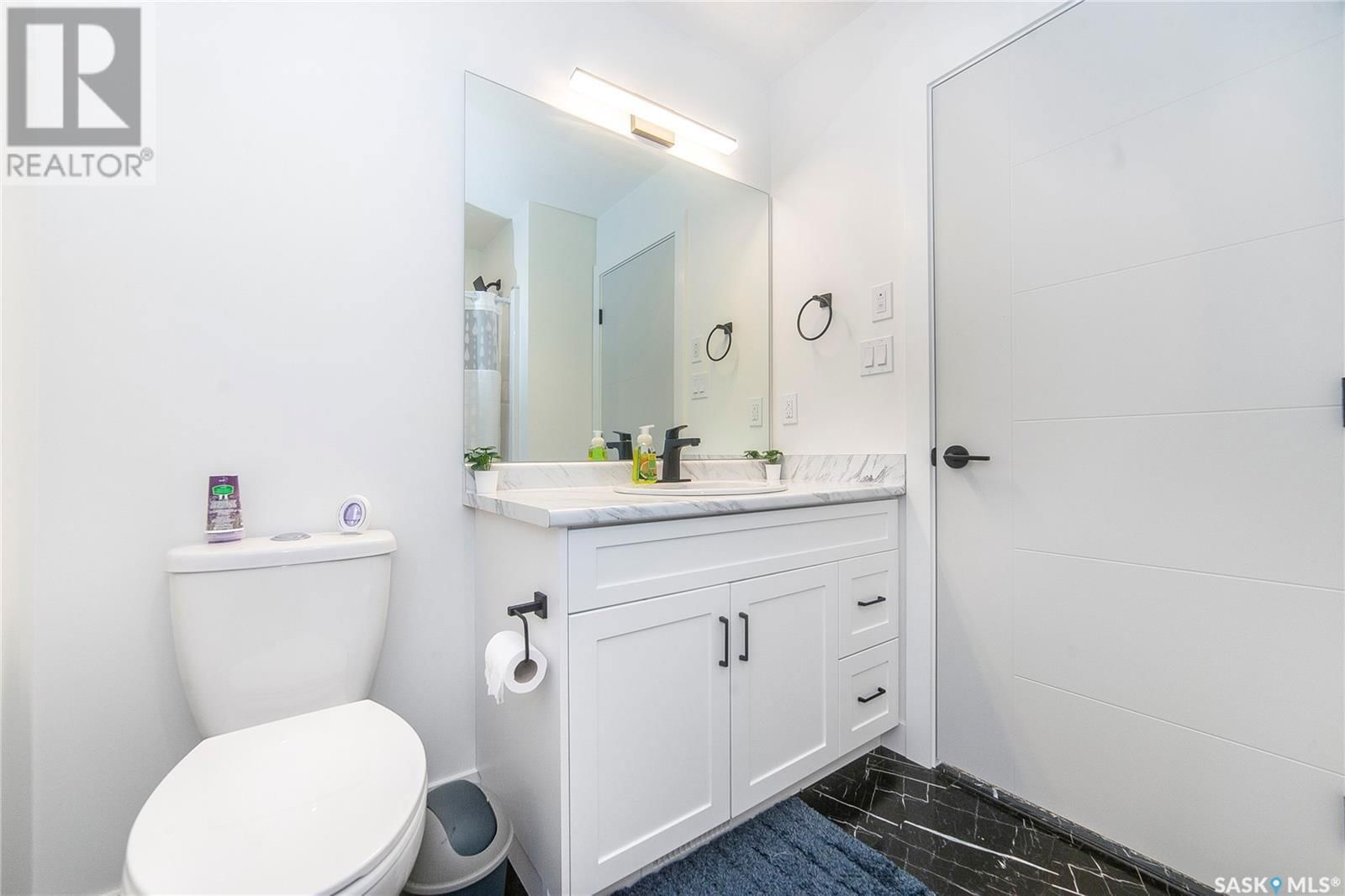 814 1ST AVENUE Image 31