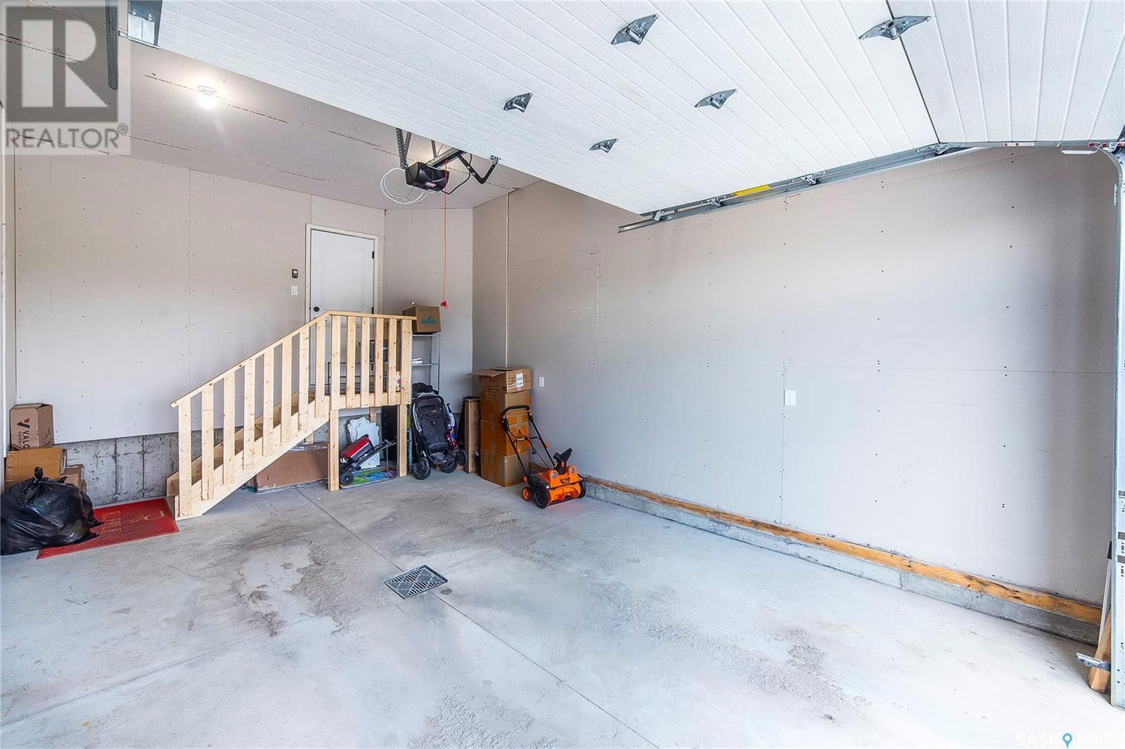 814 1ST AVENUE Image 36