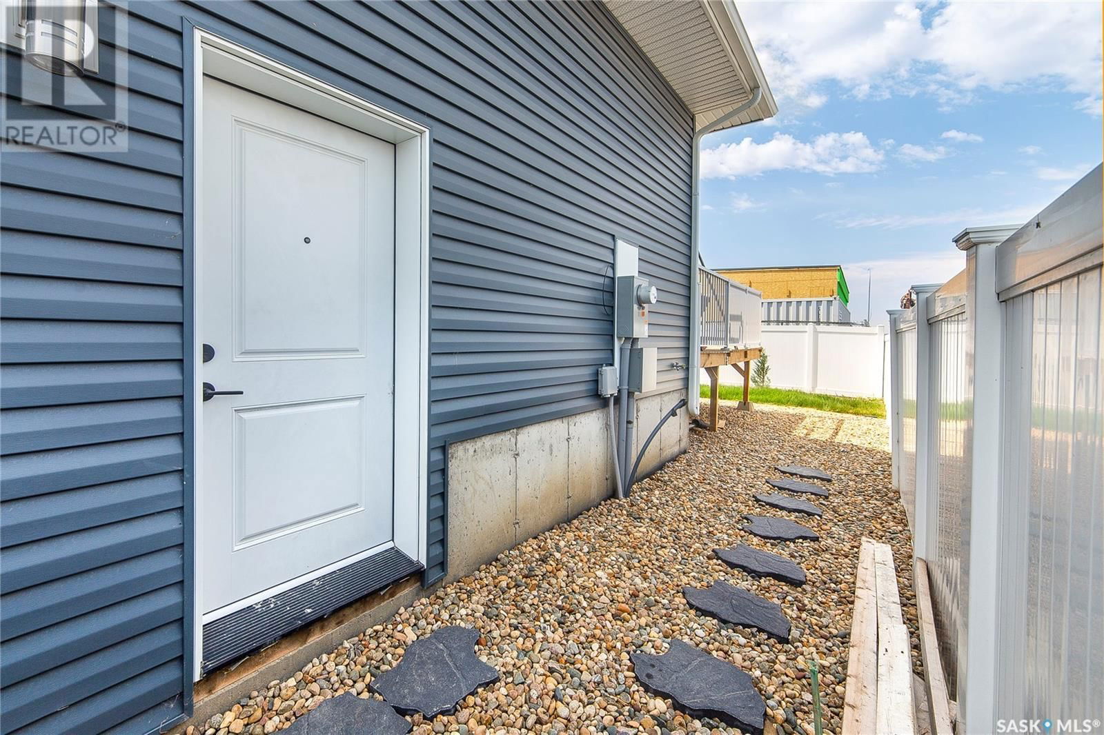 814 1ST AVENUE Image 38