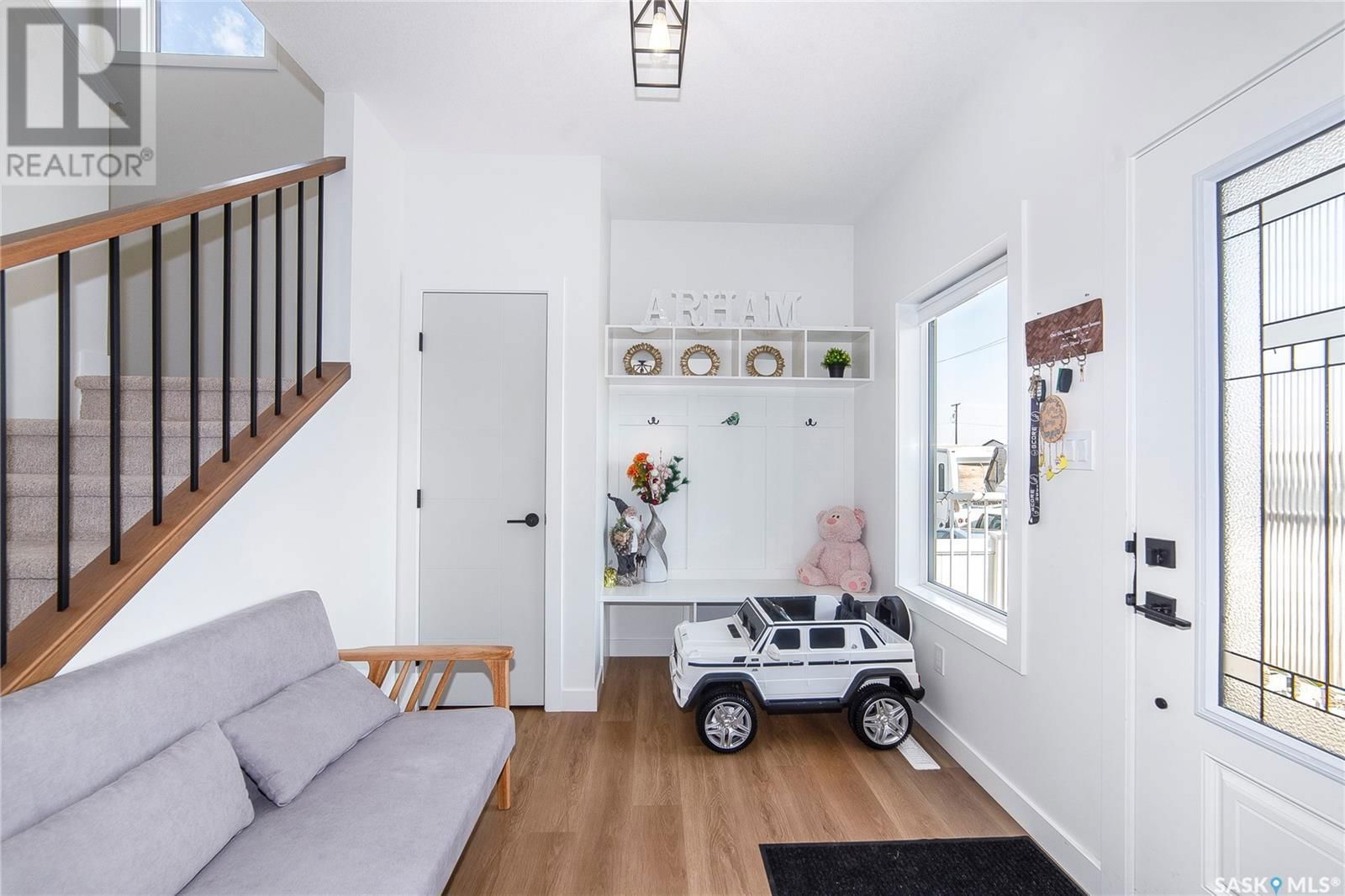 814 1ST AVENUE Image 4