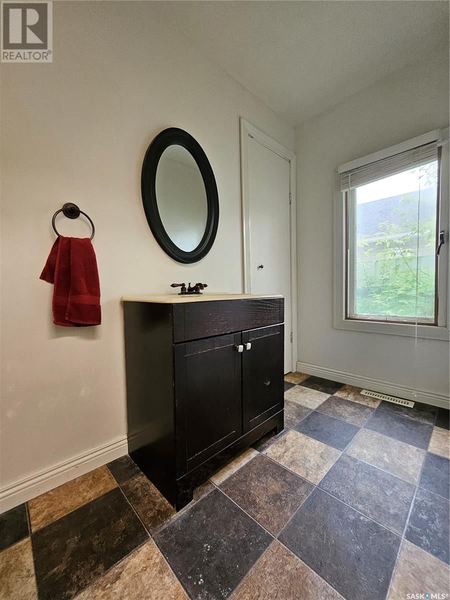 626 2ND STREET Image 10
