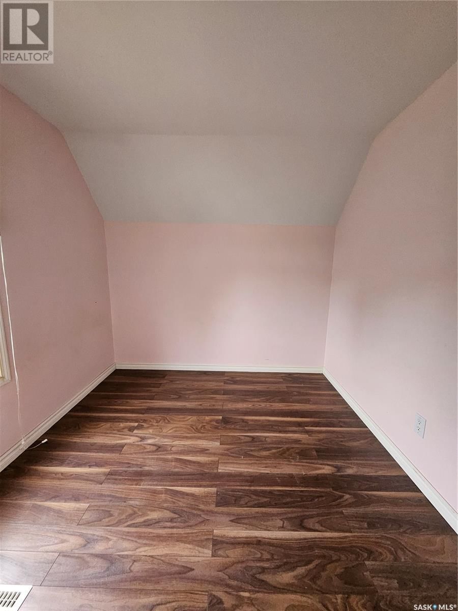 626 2ND STREET Image 26