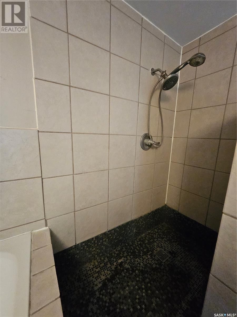 626 2ND STREET Image 31