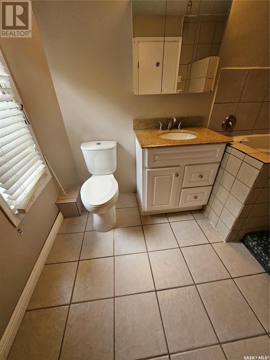 626 2ND STREET Image 32