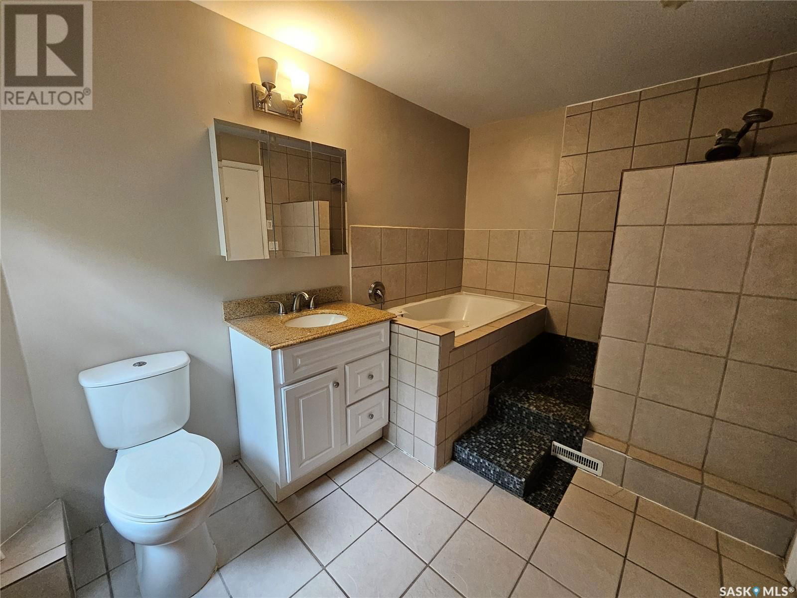 626 2ND STREET Image 33