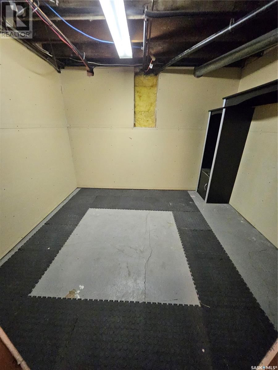 626 2ND STREET Image 36