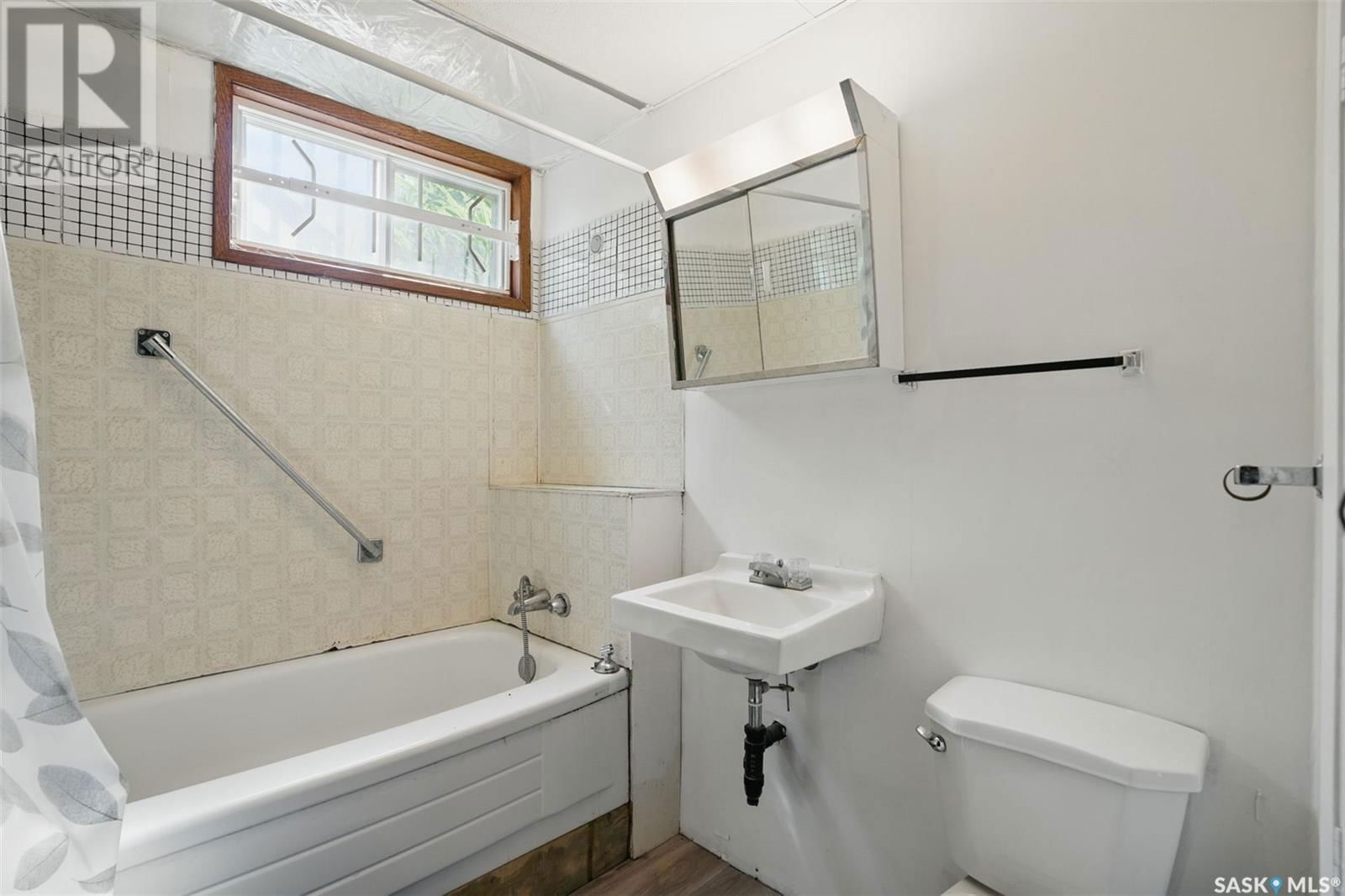 745 GRID ROAD Image 14